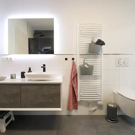 Appartementhaus Kleines Glueck &meinecardplus ヴィリンゲン